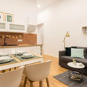 https://apt-old-town-30-dluga-street-apartment-4b.krakowhotelspoland.com